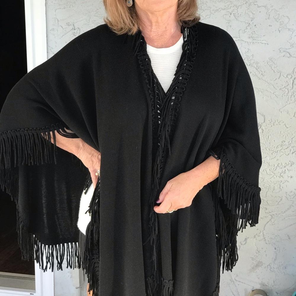 Shawl with fringe